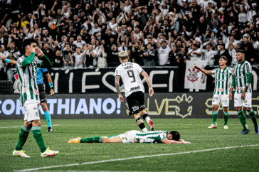 R�ger Guedes marcou o primeiro gol da vit�ria do Tim�o