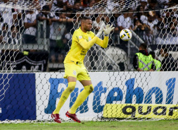 Carlos Miguel em a��o contra o Atl�tico-MG