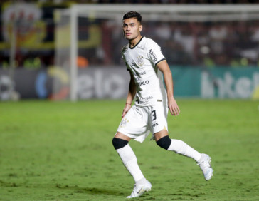 Fausto fez sua primeira partida pelo Corinthians