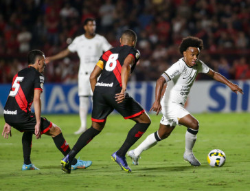 Willian atuou durante os 90 minutos do confronto contra o Atl�tico-GO