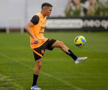 Adson durante atividade promovida por V�tor Pereira