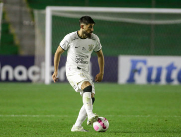 Bruno M�ndez em a��o durante jogo do Corinthians com o Juventude