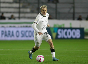 R�ger Guedes em a��o durante jogo do Corinthians com o Juventude