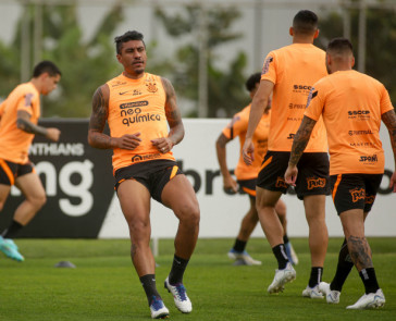 Paulinho em �ltimo treino do Corinthians antes da final da Copa do Brasil