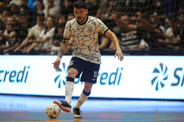 Levy em jogada na final da LNF
