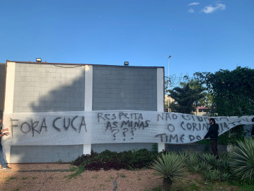 Faixa de protesto
