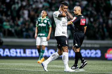 Paulinho lamenta chance desperdi�ada contra o Palmeiras