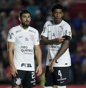 Bruno M�ndez e Gil contra o Argentinos Juniors