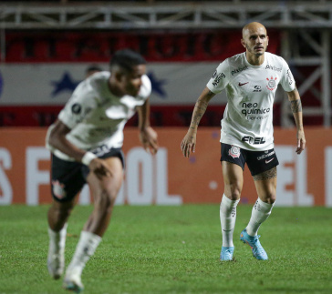 F�bio Santos entrou nos minutos finais