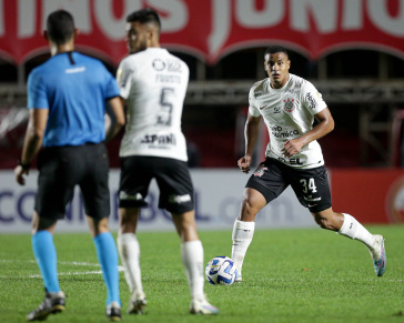 Murillo e Fausto contra o Argentinos Juniors