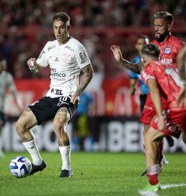R�ger Guedes em a��o no empate do Corinthians