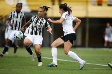 Luana durante partida do Corinthians contra o Atl�tico-MG, pelo Brasileir�o