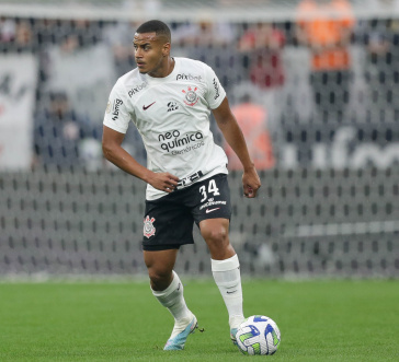 Zagueiro Murillo na vit�ria contra o Fluminense