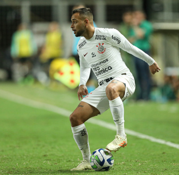 Maycon durante derrota corinthiana