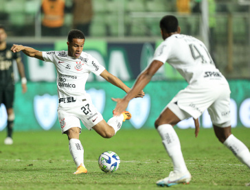 Pedro tenta finaliza��o diante o Am�rica Mineiro