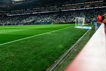 Gramado da Neo Qu�mica Arena durante jogo entre Corinthians e Liverpool, do Uruguai