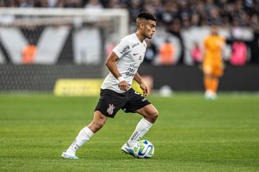 Fausto Vera em a��o contra o Am�rica-MG