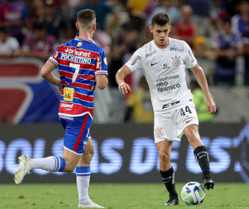 Gabriel Moscardo atuando pelo Corinthians contra o Fortaleza