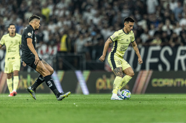 Mat�as Rajos no duelo contra o Botafogo pelo Brasileir�o
