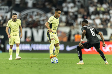 Pedro em a��o pelo Corinthians na Neo Qu�mica Arena