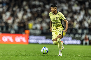 Wesley em a��o pelo Corinthians na Neo Qu�mica Arena