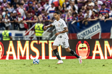 Lucas Ver�ssimo na partida contra o Fortaleza