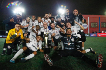 Corinthians  campeo do Torneio Rio-So Paulo
