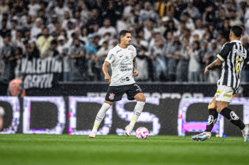 Lucas Ver�ssimo no jogo contra o Santos