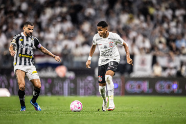 Wesley contra a marca��o do Santos