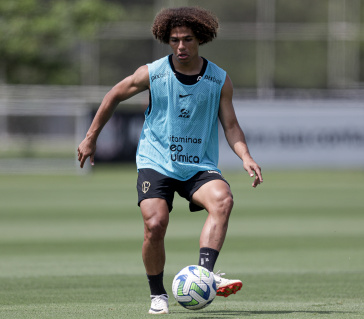 Guilherme Biro em a��o no CT Joaquim Grava