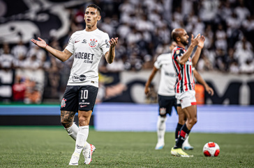 Mat�as Rojas durante cl�ssico entre Corinthians e S�o Paulo