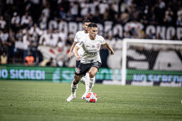 Mat�as Rojas em a��o durante jogo do Corinthians contra o S�o Paulo