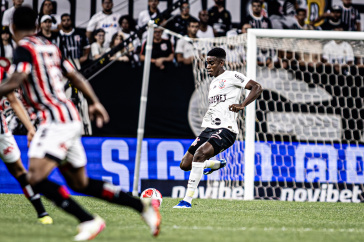 F�lix Torres, no Majestoso, foi o titular por mais uma vez na zaga do Corinthians