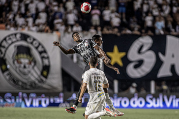 F�lix Torres em a��o contra o Santos pelo Paulista