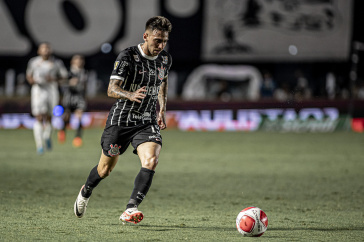 Gustavo Mosquito em a��o contra o Santos pelo Paulista