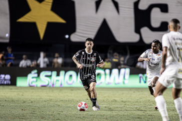 Rodrigo Garro em a��o na estreia pelo Corinthians