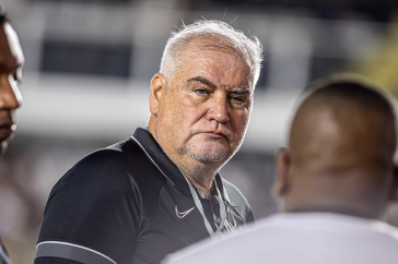Rub�o presente na Vila Belmiro para Corinthians x Santos