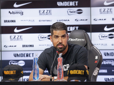 Ant�nio Oliveira na coletiva de apresenta��o