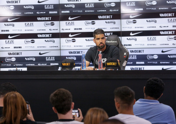 Ant�nio Oliveira na sua apresenta��o