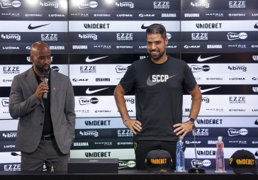 Fabinho Soldado e Ant�nio Oliveira na apresenta��o