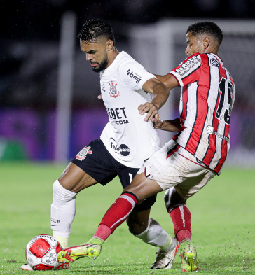 Raniele no jogo entre Botafogo-SP e Corinthians