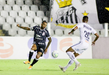 Michel Macedo em ao contra o Santos na Vila Belmiro