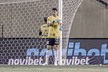 Gustavo Henrique atuando como goleiro durante D�rbi