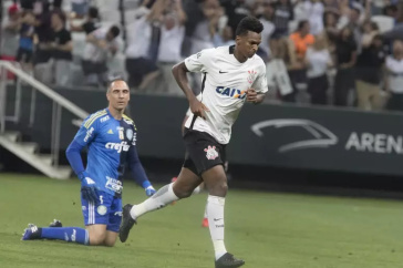 J marcou no final do segundo tempo o gol heroico do Corinthians na vitria sobre o Palmeiras no Paulisto de 2017