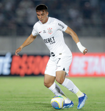 Giovane em a��o contra o Cianorte pela Copa do Brasil