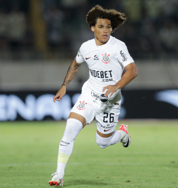 Guilherme Biro em a��o contra o Cianorte pela Copa do Brasil