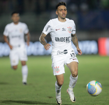 Gustavo Mosquito em a��o contra o Cianorte pela Copa do Brasil