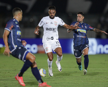 Raniele em a��o em a��o contra o Cianorte