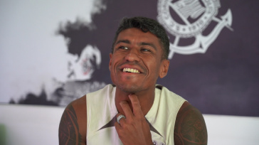 Paulinho diz que Antnio Oliveira contagia o elenco do Corinthians