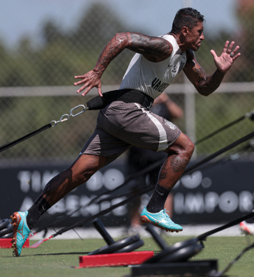 Paulinho durante treino no per�odo da manh� no centro de treinamentos